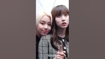 Chaeyoung simply *seducing* Mina with her moves🥴❤ #twice #chaeyoung #mina #michaeng