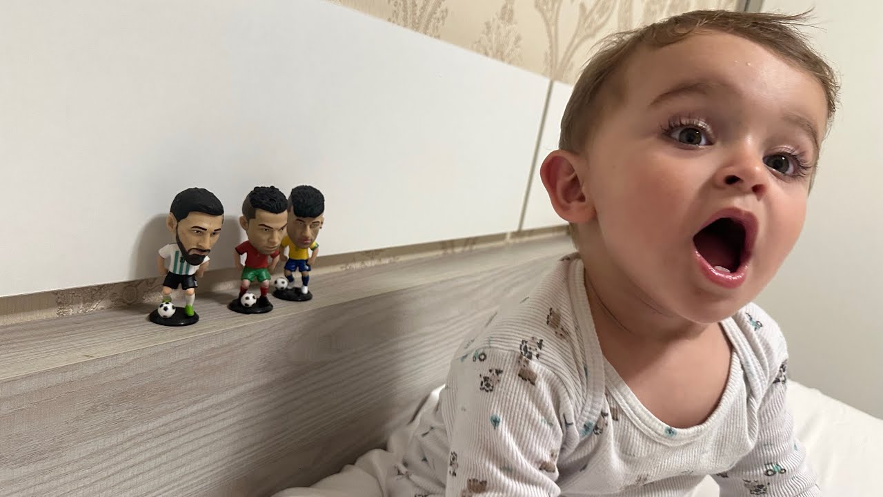 Vô Céza deu os MINI CRAQUES de Natal pro Heitor! #LosPires - YouTube