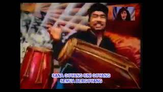 KANG HAJI / VIVIEN VANIA