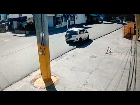 Vestidos de delivery, roban casi dos millones en Techcam Comercial de La Feria Vestidos de delivery, roban casi dos millones en Techcam Comercial de La Feria