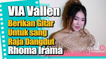 Duet Bareng Rhoma Irama Via Valen Berikan Gitar Untuk sang Raja Dangdut