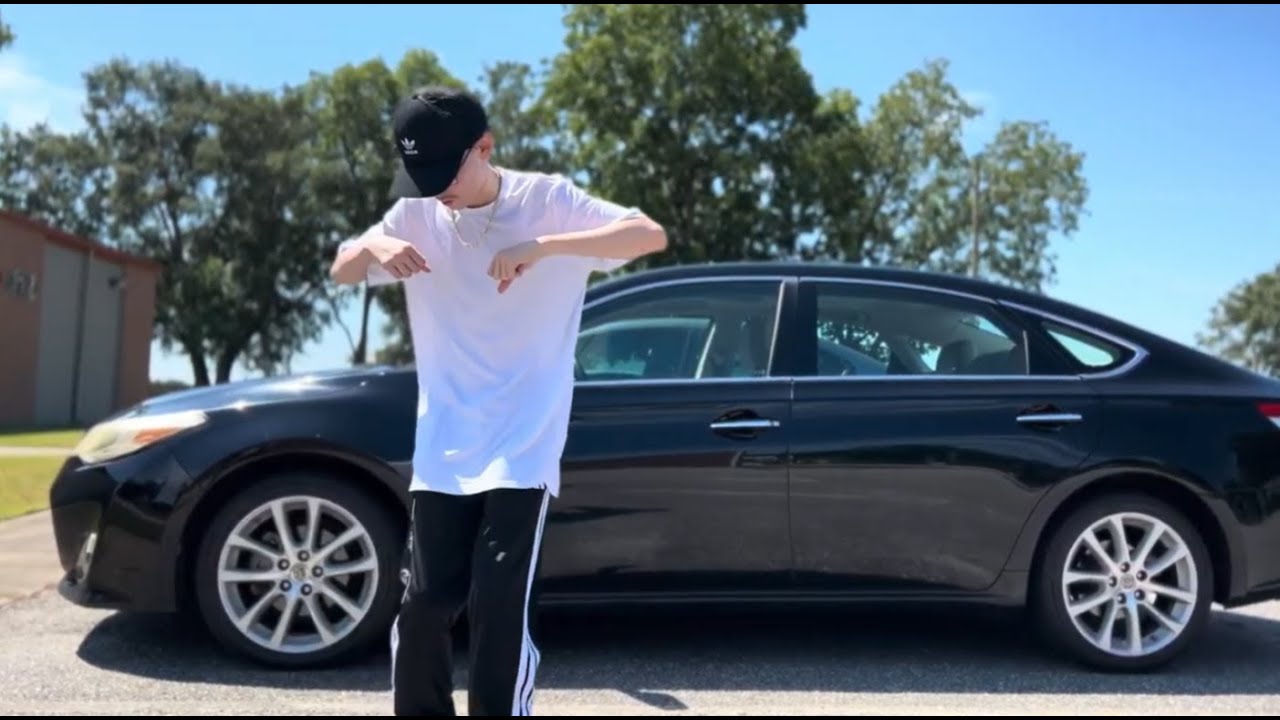 Wacky Willis & Stoney - Crocodylus (Official Music Video)