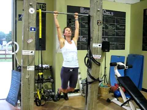 Fieldhouse Fitness Sara pullups