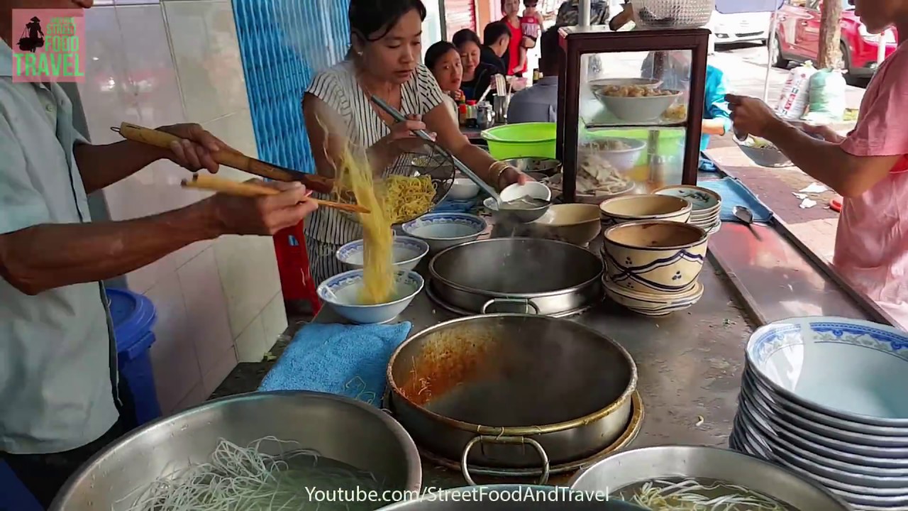 Street Food Vietnam 2017 Flying Noodle Mi Bay Vung Tau YouTube