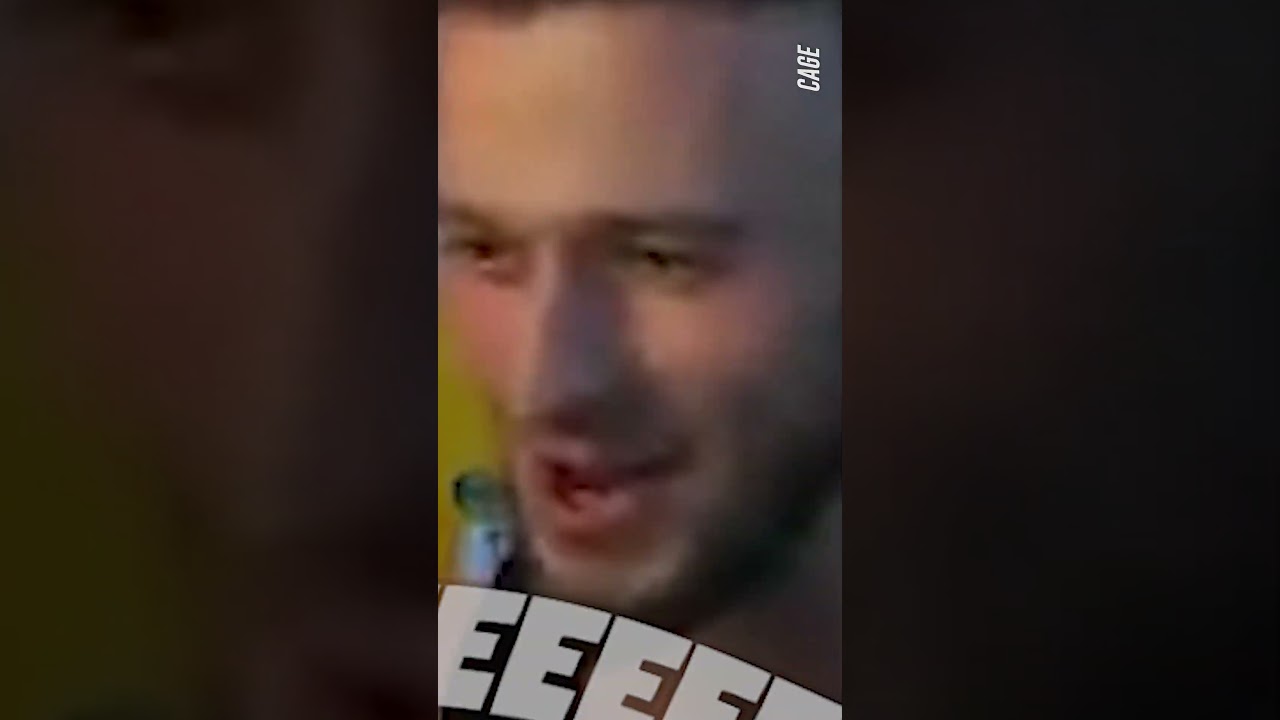 pashaBiceps shocks his opponent 🤭 