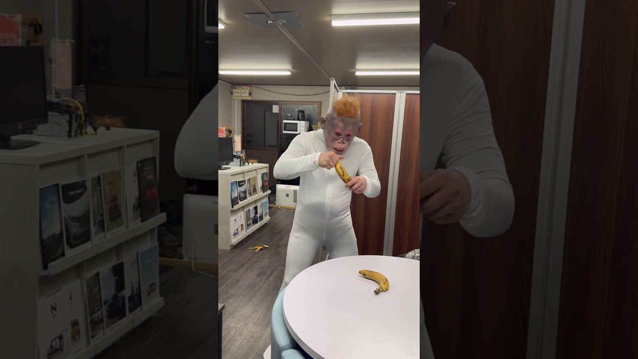 ジョージかバナナ食べてるのに引かれてしまったサントス#shorts #おっさんモンキー#funny