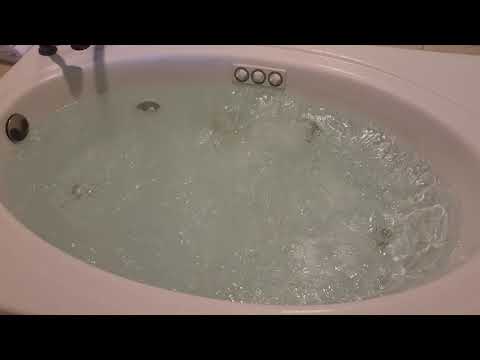 Watching Super Bowl LV in a Las Vegas Strip Jacuzzi Kansas City Chiefs vs. Tampa Bay Bucs 2021