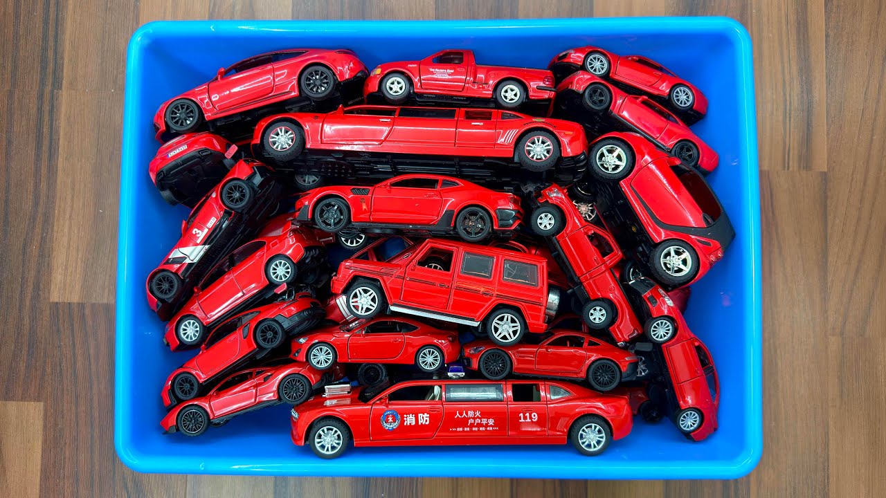Box Full Of Red Cars - Låda Fullt Av Röda  Bilar