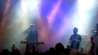 Absurd Minds - "Hurt" - Live @ Wave-Gotik-Treffen 2011 (Leipzig)