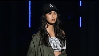 ミスユニバース日本代表・阿部桃子がLOVE HAWAIIステージにSEXYな水着姿で登場！