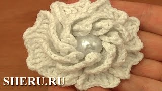 картинка: How to Make a Crocheted 3D Flower Урок 93 Лепестки из сложных столбиков