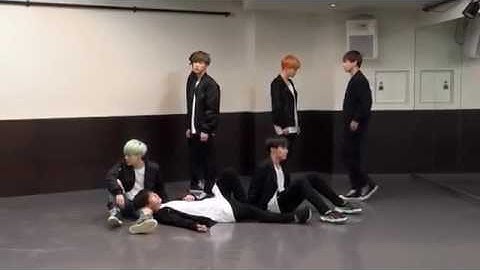 BTS Run dance practice mirrored