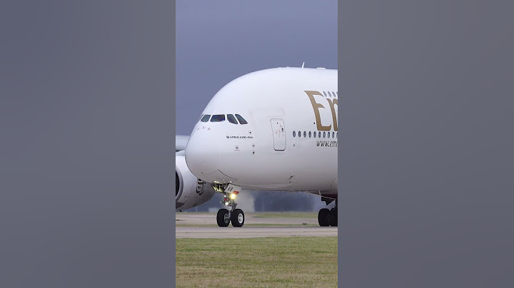 LOUD EMIRATES A380 TAKEOFF!