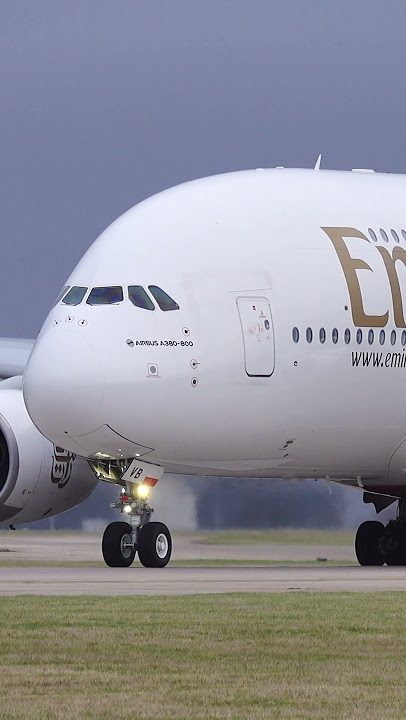 LOUD EMIRATES A380 TAKEOFF!