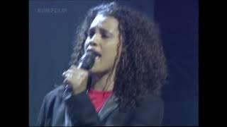 Youssou N'Dour feat Neneh Cherry - 7 Seconds (Second Performance) -   TOTP - 01 09 1994