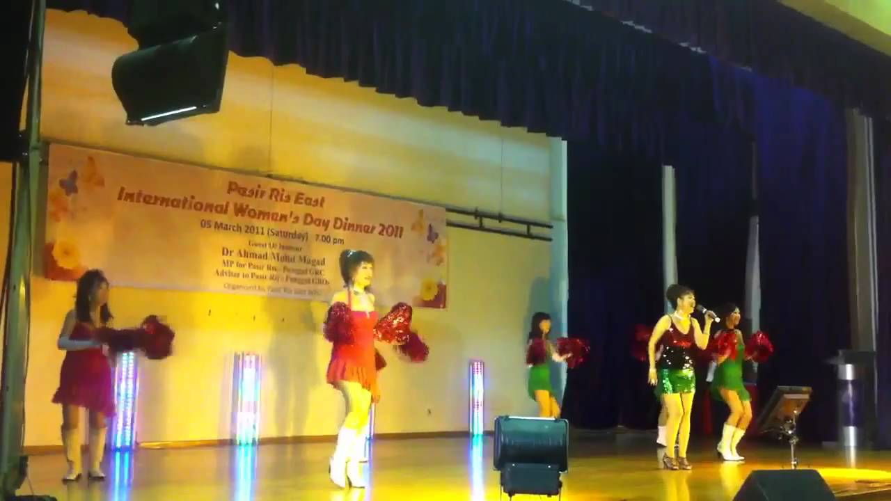 Pasir Ris East WEC karaoke system with 4 pcs colour spotlight and 5 led