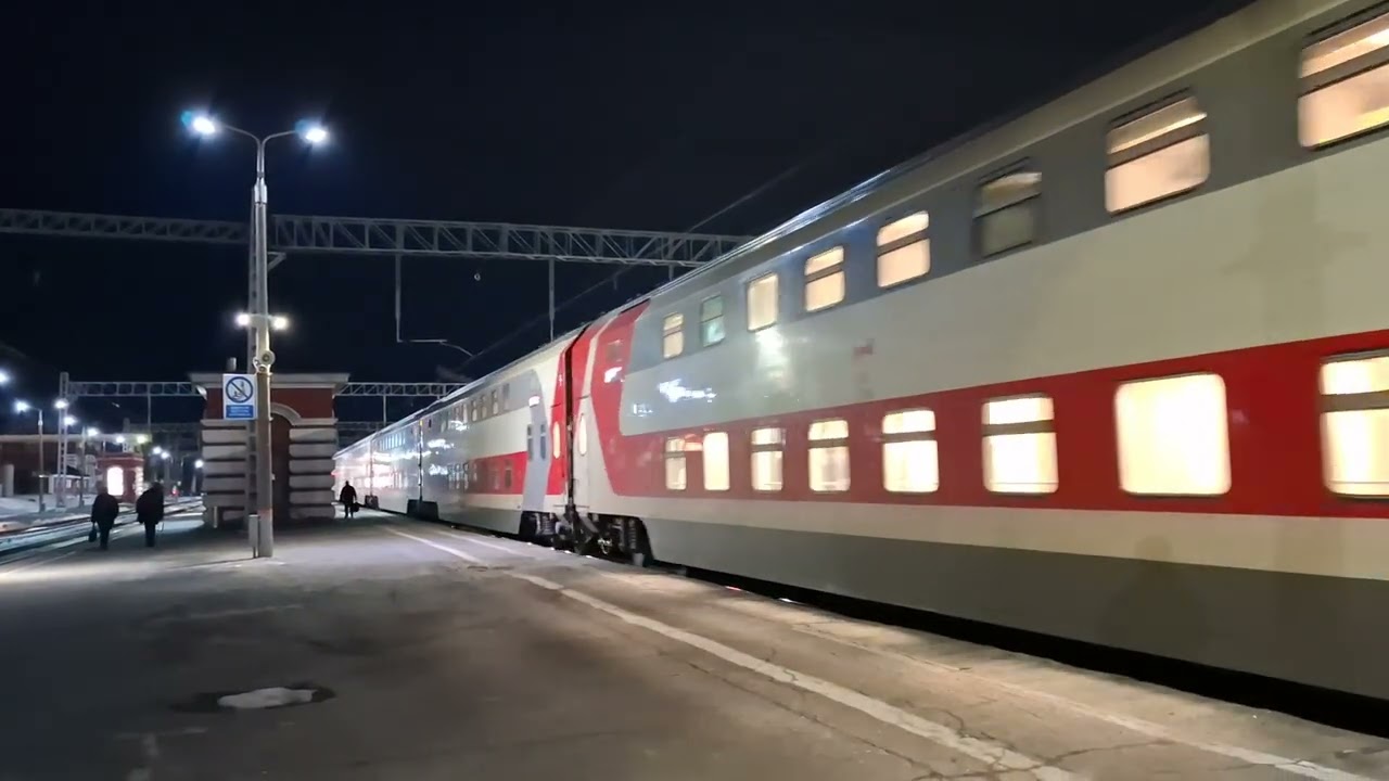 Электровоз ЭП2К-154 (ТЧ-8) со скорым поездом 082В Белгород-Санкт-Петербург