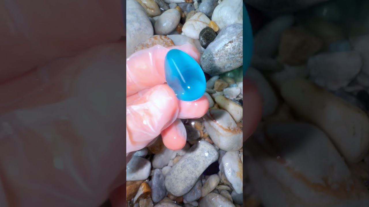 The Hidden Truth Behind "Pre-Cut" Beach Gems #beach #crystals #oceanpearl #satisfying