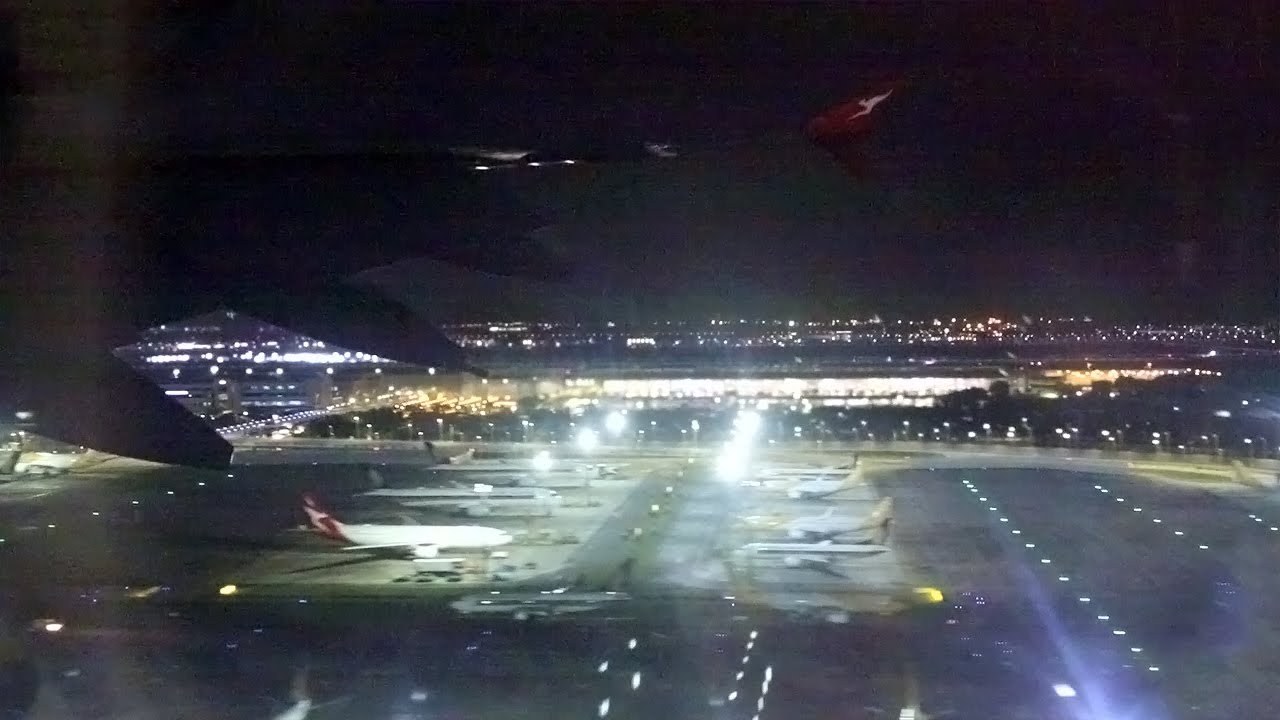 Qantas Airbus A380 Landing - Singapore (QF 1)