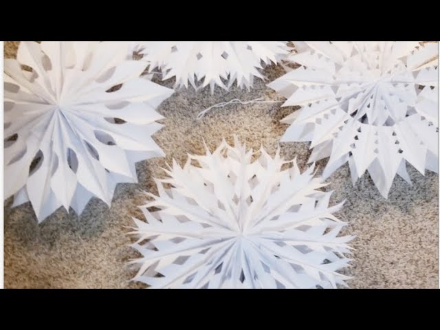 Paper bag snowflake decorations – Zanzaneet Kitchen