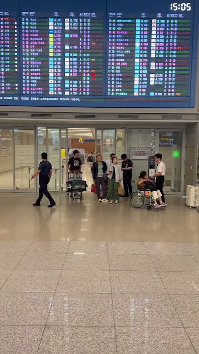 TaeHyung at the airport today🥹🥹 #taehyung #v #bts #tae
