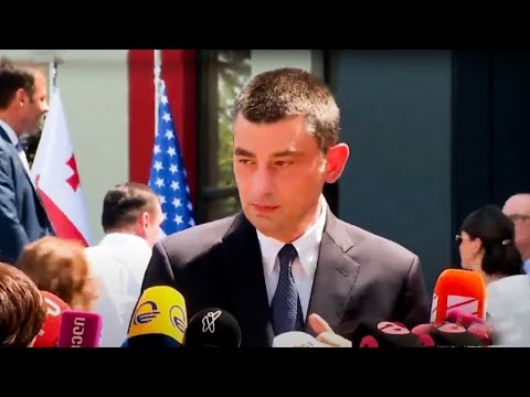 გიორგი გახარია ჟურნალისტების შეკითხვებს პასუხობს