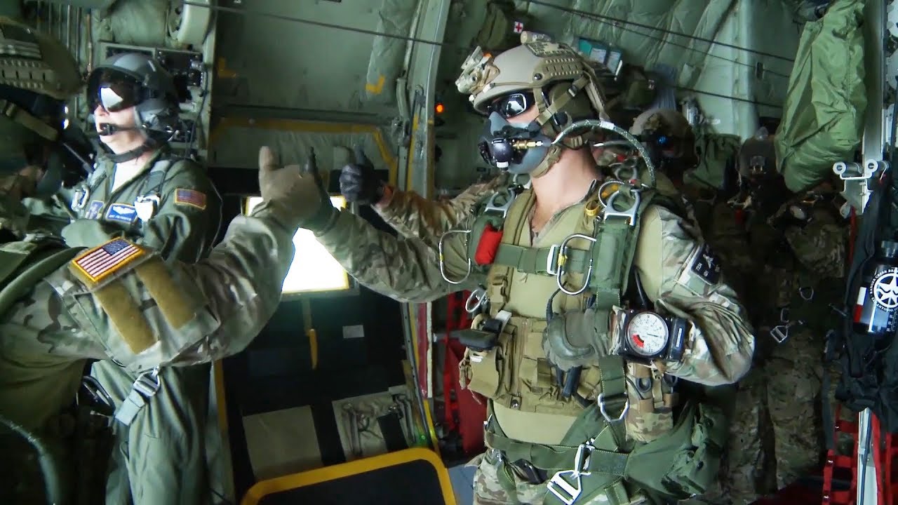 Wow! Special Forces Green Berets High Altitude Parachute Jump