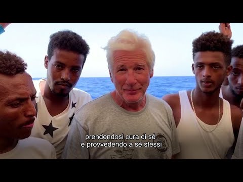 L&#039;appello di Richard Gere a bordo dell&#039;Open Arms: &quot;Senza di loro sarebbero tutti morti&quot;