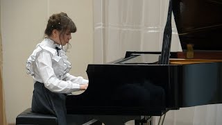 Пианистка Даная Васильева