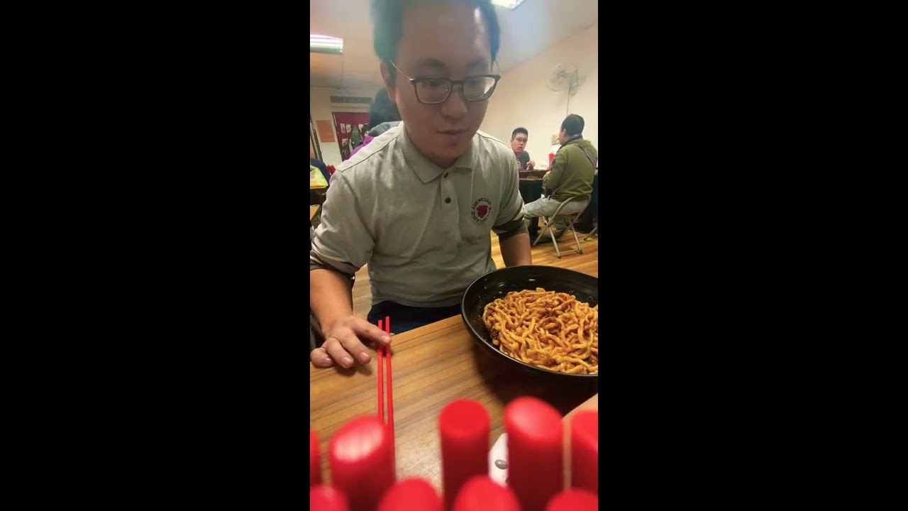 💡8分鐘吃完 ㊗️挑戰大王麻辣乾麵大成功‼️