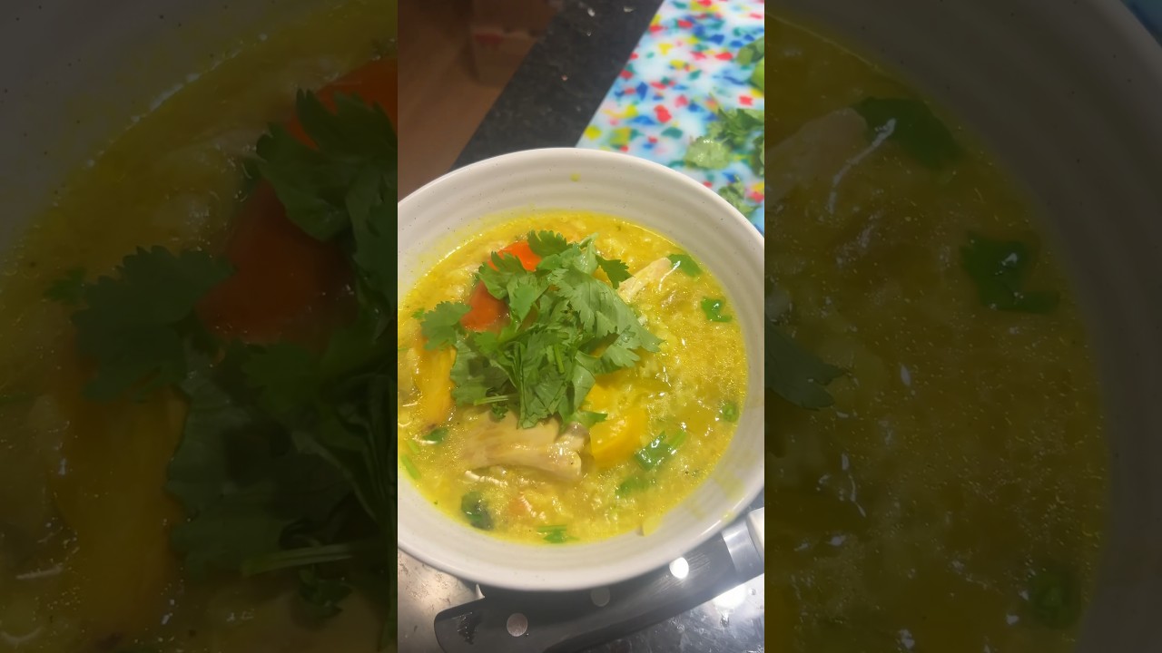 Golden chicken & rice soup 