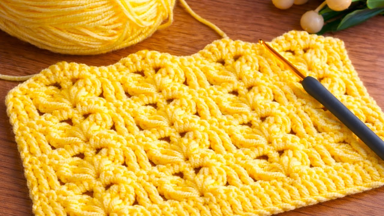 You’ll Love This Perfect Crochet Stitch for Shawl, Scarf & Blanket