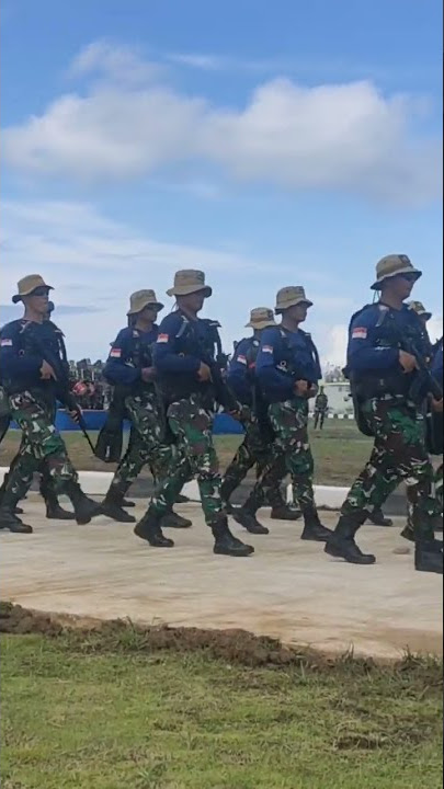 penyelam dislambair TNI AL ikut parade Defile