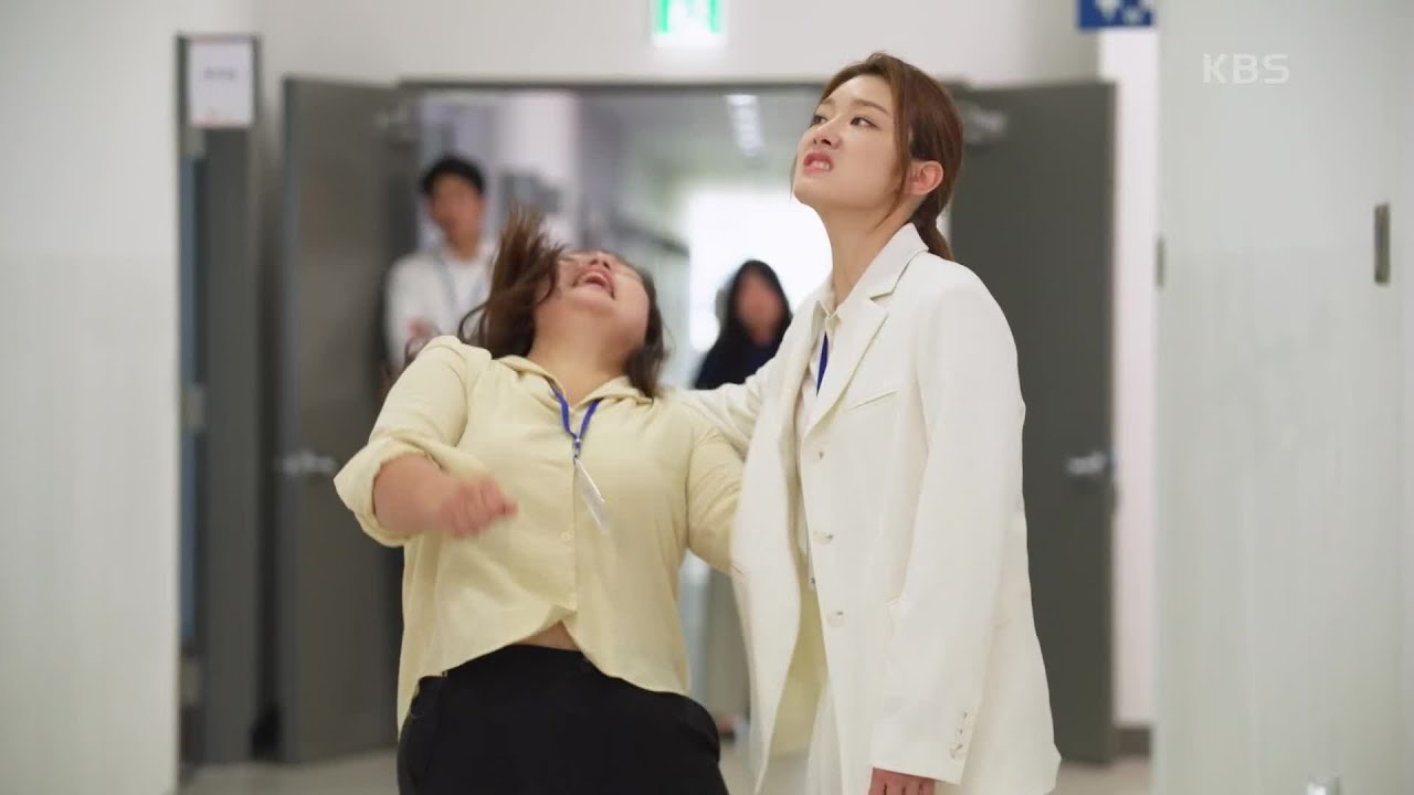 ＂어디서 쓰레기 냄새가 나나 몰라＂대놓고 자신을 욕하는 사람에게 맞대응하는 차민지 [으라차차 내 인생] | KBS 220902 방송