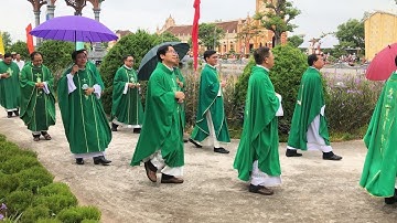 Đón Đoàn Lễ Nghi Vào Dâng Thánh Lễ Đồng Tế Tại Nhà Thờ Giáo Xứ Giáo Lạc Giáo Phận Bùi Chu 