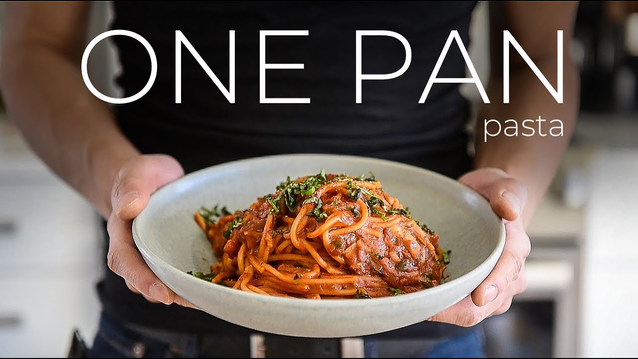 DON'T PAN-IC FOR DINNER TONIGHT, THIS ONE PAN SPAGHETTI WILL SAVE THE DAY