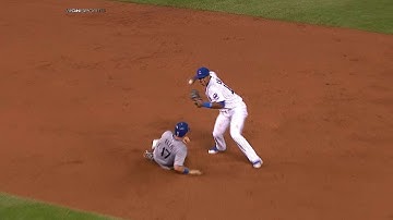 LAD@CHC: Wood fields bunt, starts 1-6-4 double play