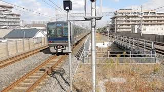 JR京都線　JR総持寺駅2番ホームから207系普通が発車