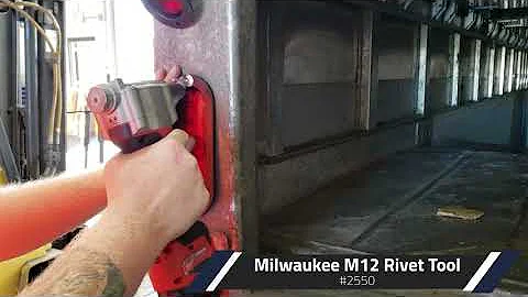 Milwaukee M12 Rivet Tool