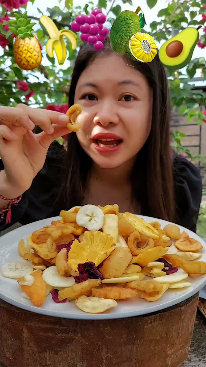 MUKBANG FRUIT CHIPS WITH EMOJI #shorts