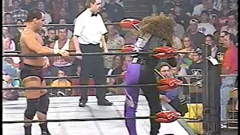 Fan Attack FAIL - Ref chokes out fan on WCW Monday...