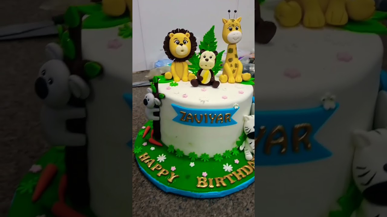 Amazing Animals Cake 