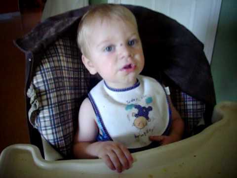 1 year old sings Justin Bieber's 'Baby'