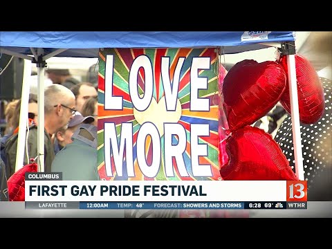 Video: Mike Pence Møtt Av Pride-flagg På Island