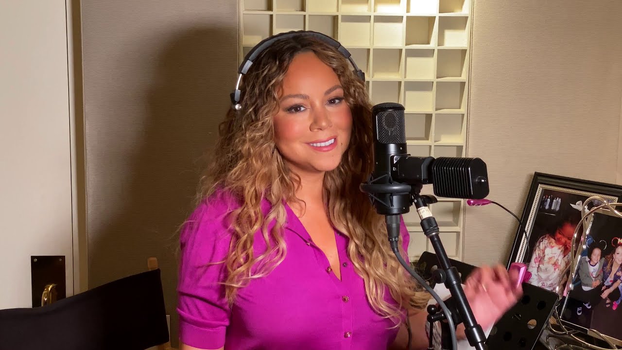 Mariah Carey Sings At Joel Osteen Easter Sunday Service