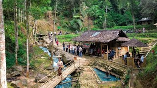 Becomes a Target for City People 🤩 Old School Aesthetic Warung in the Middle of the Forest in Rural