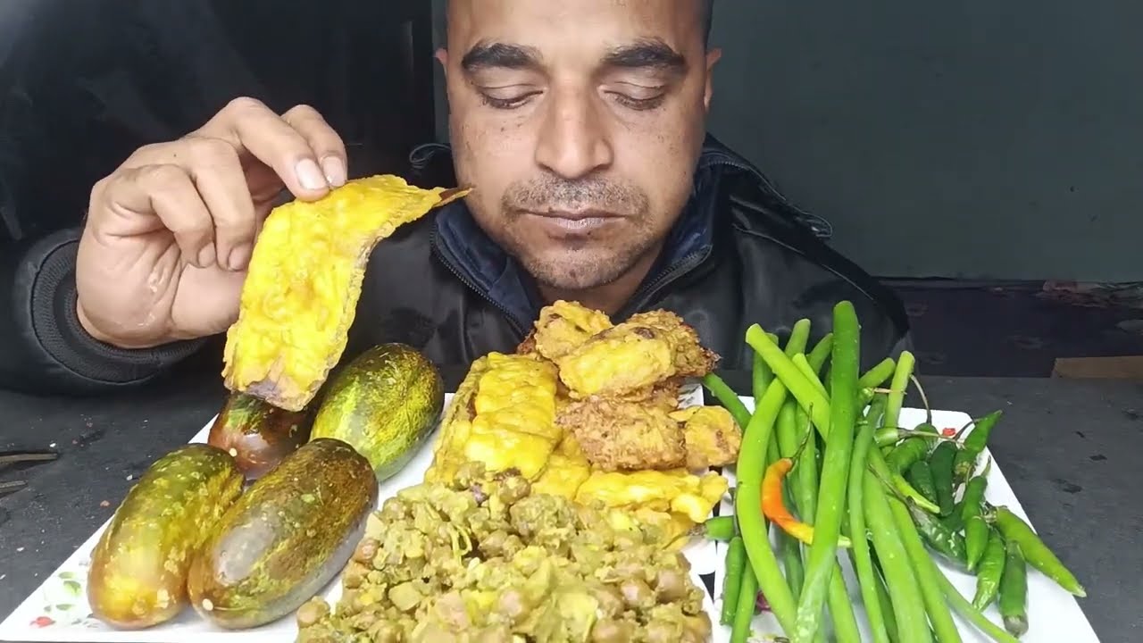 মাশরুম ফ্রাই ও মুচমুচে পিয়াজু, চপ খাওয়া! 🍄 | Crispy Mushroom & Snacks Eating Show