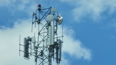 A cell tower built in 2016 with an FH-324 or ILS-3400 xenon strobe 
