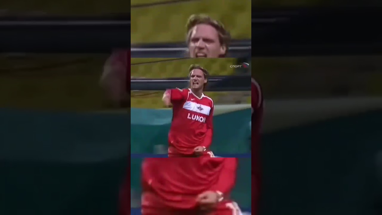 Радослав Ковач забивает в ворота Баварии с помощью яиц (2006)