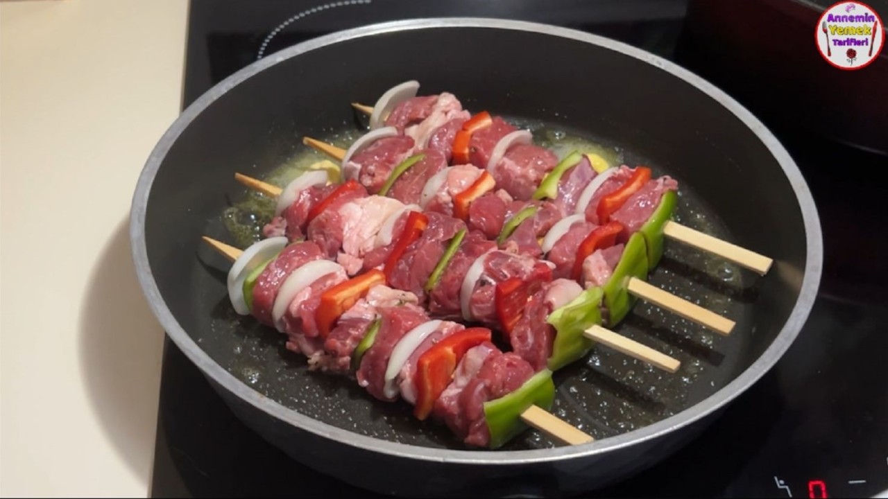 MASTECHEF TE YAPILAN ????‍???? KARS YÖRESİNE AİT TECEREDE ŞİŞ KEBAP TARİFİ  EN KOLAY NESIL YAPILIR .